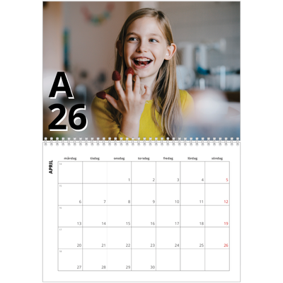Fotokalender A3 Klassisk (30 x 40 cm) — Bokstäver och tal [April]
