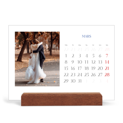 Skrivbordskalender med träställ - Liggande  — Koboltklassiker [Mars]