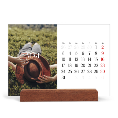 Skrivbordskalender med träställ - Liggande  — Oändlig flykt [omslag]