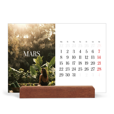 Skrivbordskalender med träställ - Liggande  — Oändlig flykt [Mars]