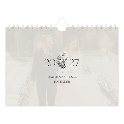 Fotokalender A5 Enkel — Initialer i blom [omslag]