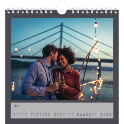 Årskalender kvadratisk — Snygga färger [April]