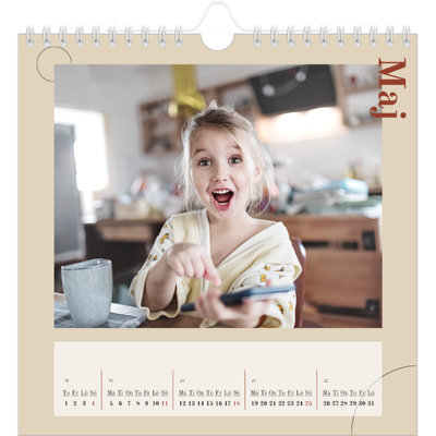 Årskalender kvadratisk — Asymmetrisk text [omslag]