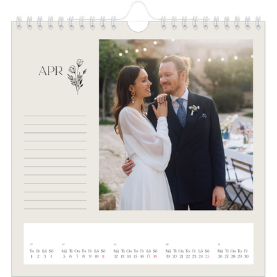 Årskalender kvadratisk — Initialer i blom [April]
