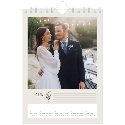 Fotokalender A5 Enkel — Initialer i blom [April]
